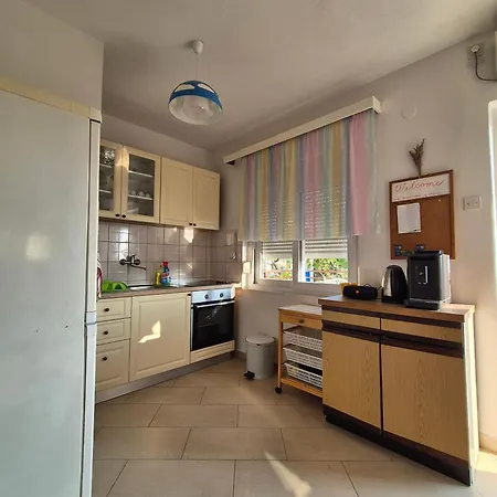 Apartamento With Parking Space Podaca, Makarska - 6055 *